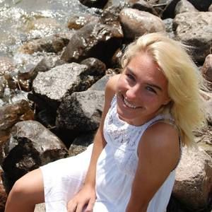 Meet your Posher, Ella